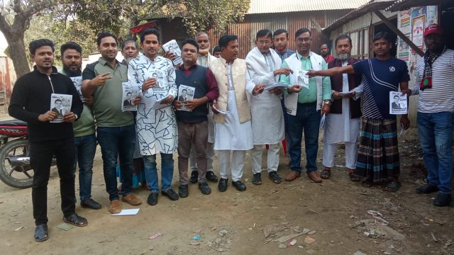 বিজয়নগরের ইছাপুরা ইউনিয়নে ধানের শীষের পক্ষে লিফলেট বিতরণ ও গণসংযোগ।