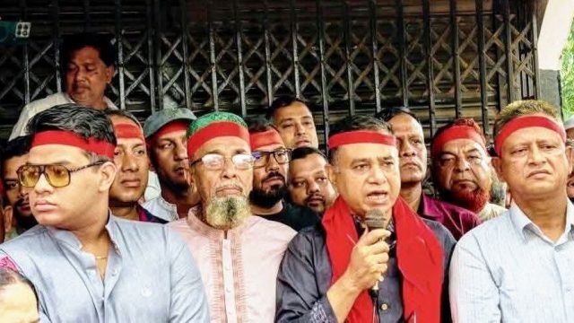 বৈরী আবহাওয়া উপেক্ষা করে ব্রাহ্মণবাড়িয়াসহ সারা দেশে মহান মে দিবস পালিত।