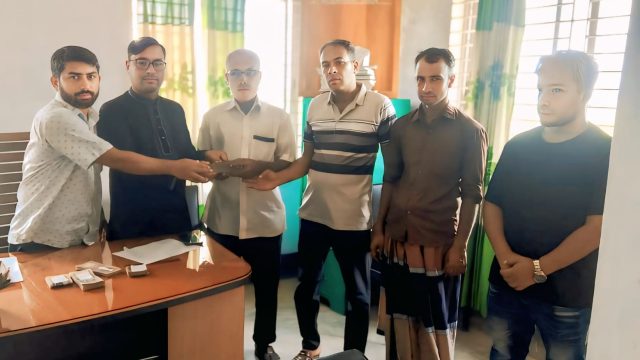 বিজয়নগরে বিআরডিবির উদ্যোগে ১৬জন কৃষকের মাঝে ৮ লাখ ৮০ হাজার টাকা ঋণ বিতরণ।