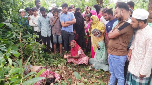 কুমিল্লা বুড়িচংয়ে রাস্তার পাশে ঝোপঝাড় থেকে যুবকের গলাকাটা লাশ উদ্ধার